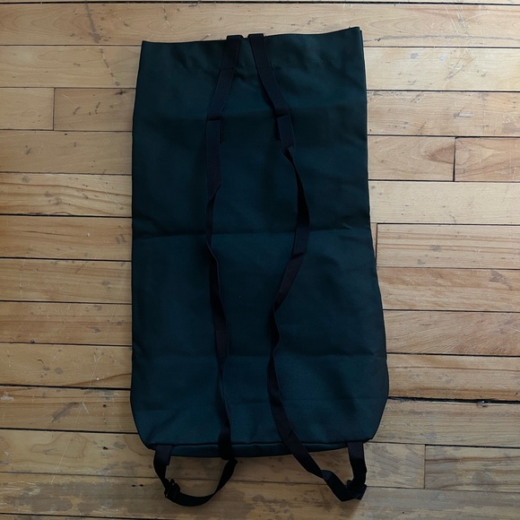 On Running Dark Green Backpack - Picture 6 of 6